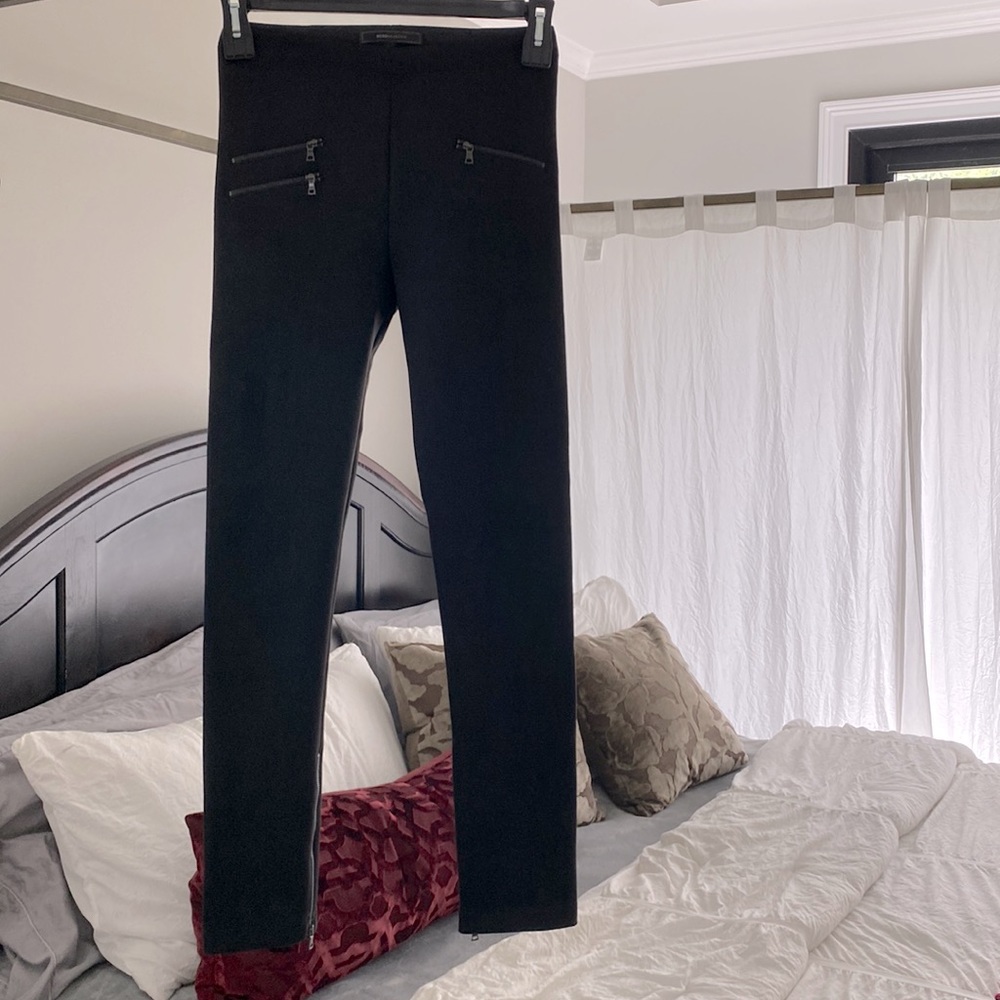 New BCBG Faux Suede Leggings Small